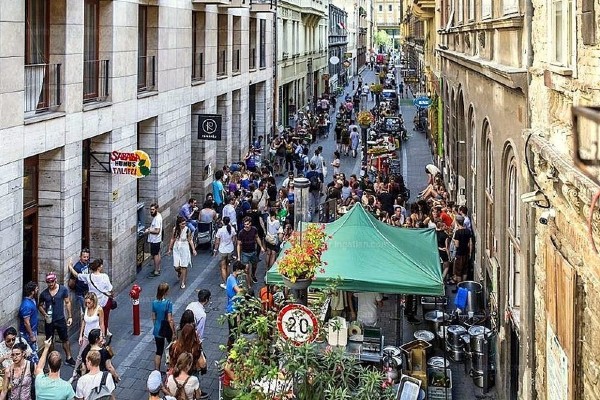 Nove vie da non perdere