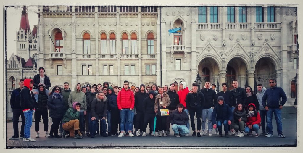 TOUR PER LE SCUOLE